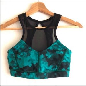 LLululemon Athletica Meshed Up Bra green and black printed sports bra size 4